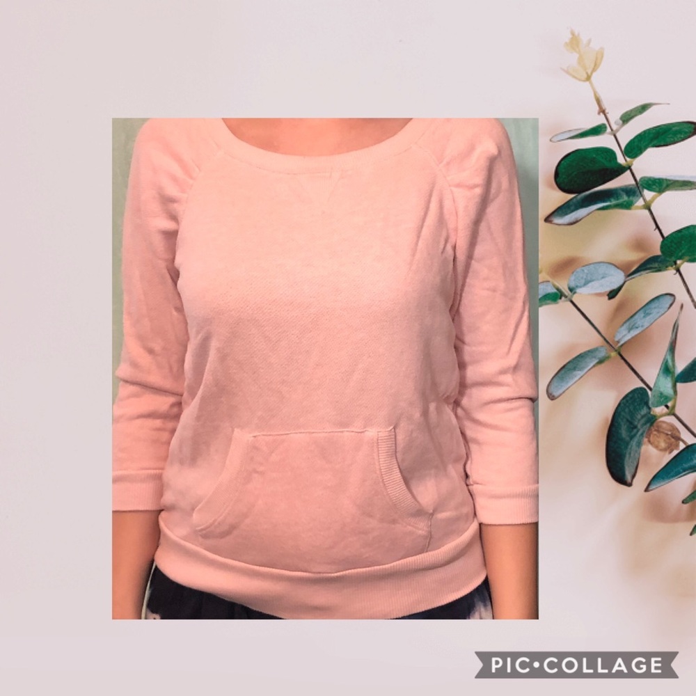 Forever 21 M. cute pink sweater with front pocket